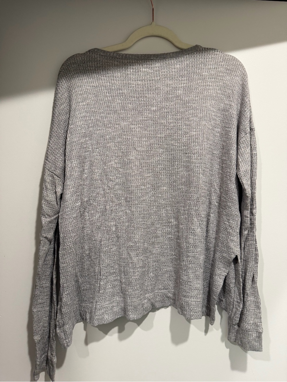 American Eagle Outfitters Light Gray Waffle Knit Crew Sweater - Picture 3 of 3